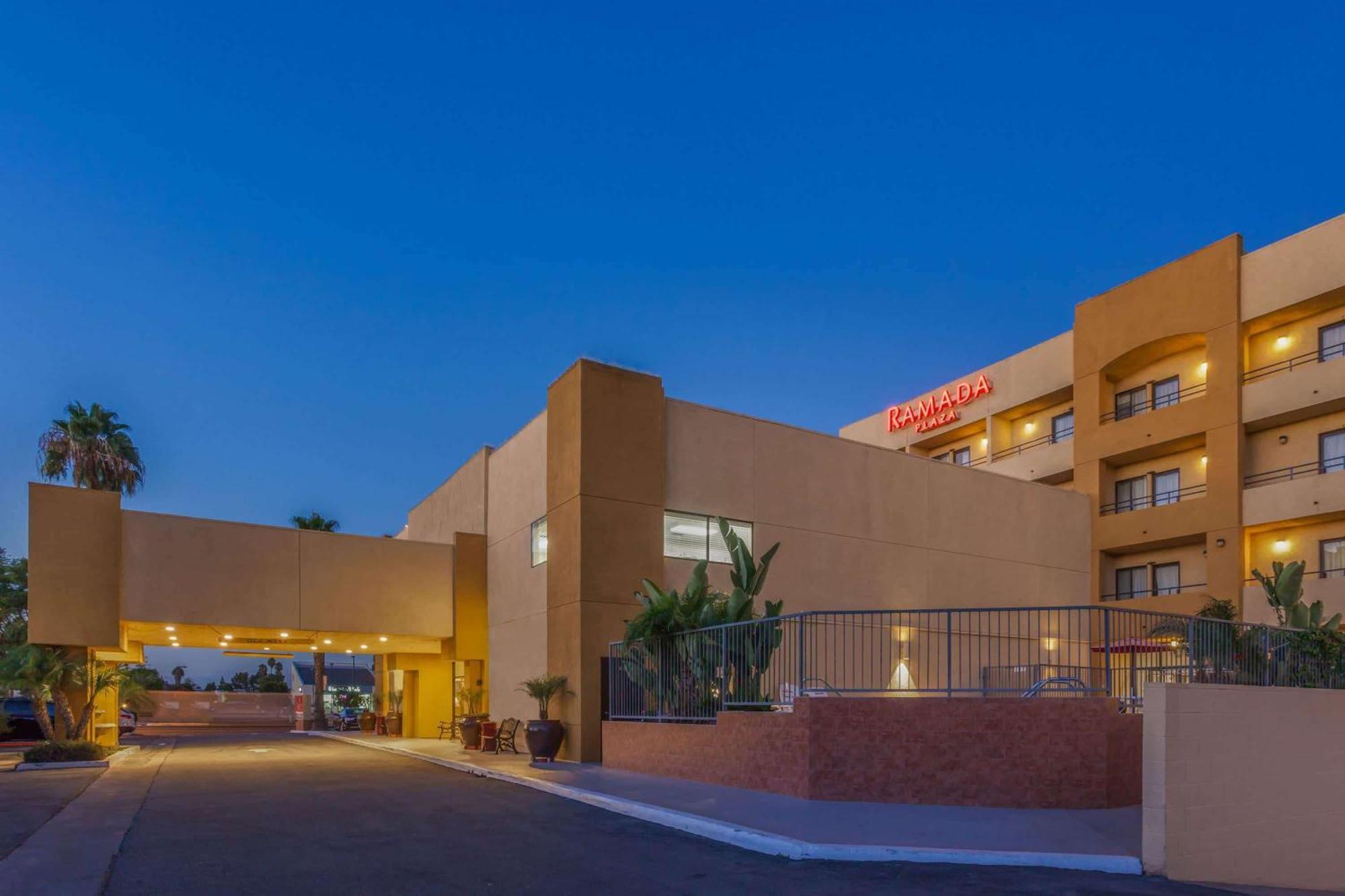 Ramada Plaza By Wyndham Garden Grove/Anaheim South Hotel Kültér fotó