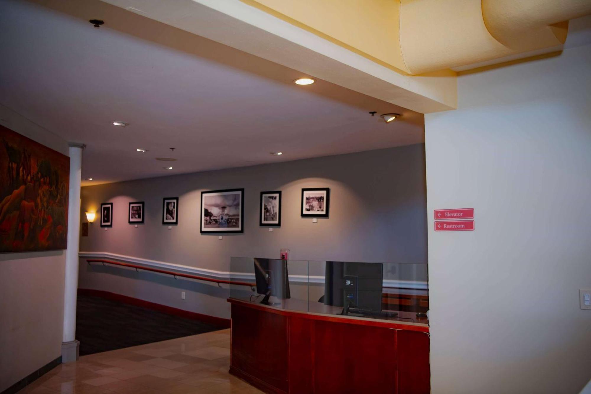 Ramada Plaza By Wyndham Garden Grove/Anaheim South Hotel Kültér fotó