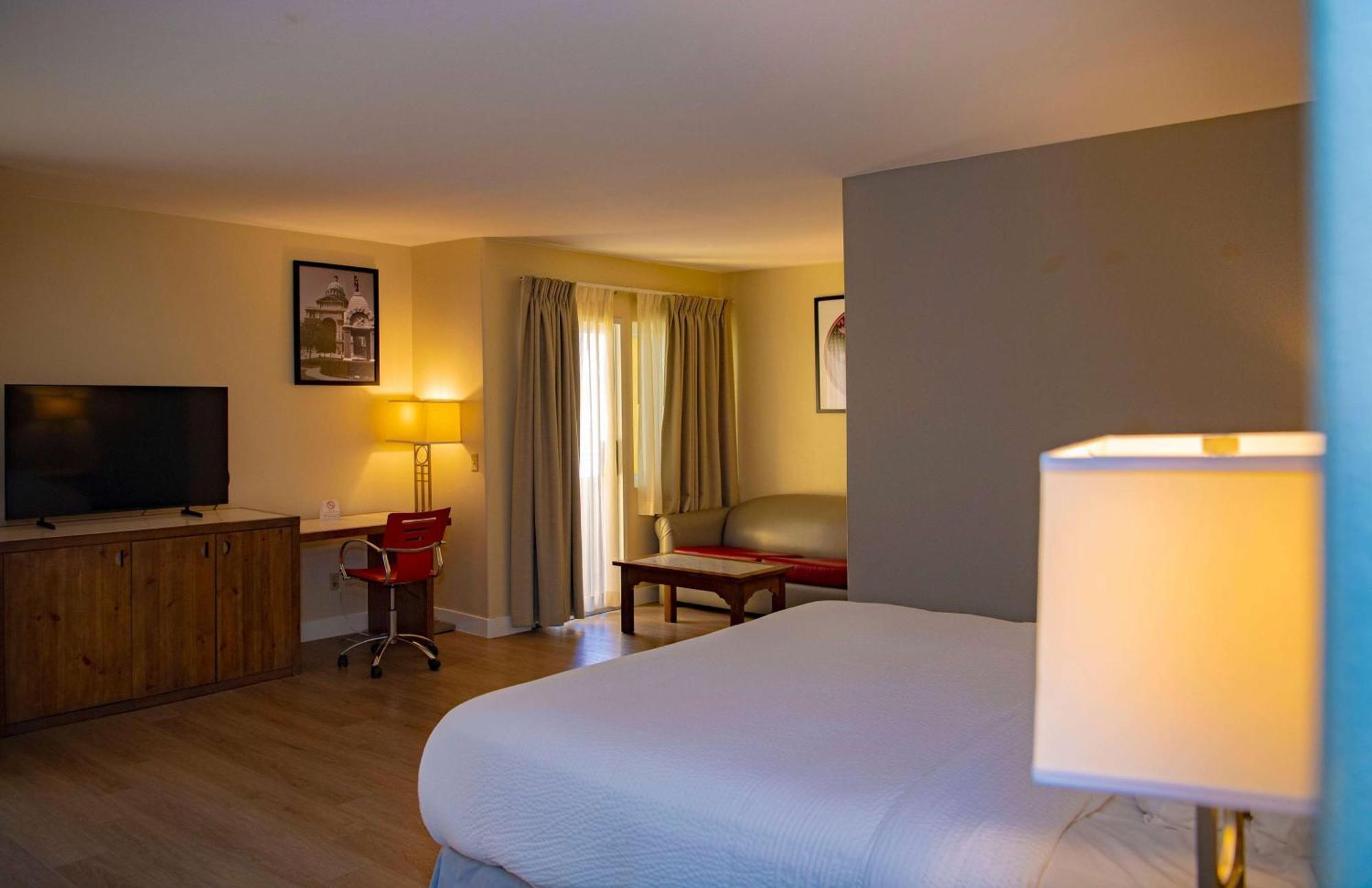 Ramada Plaza By Wyndham Garden Grove/Anaheim South Hotel Kültér fotó