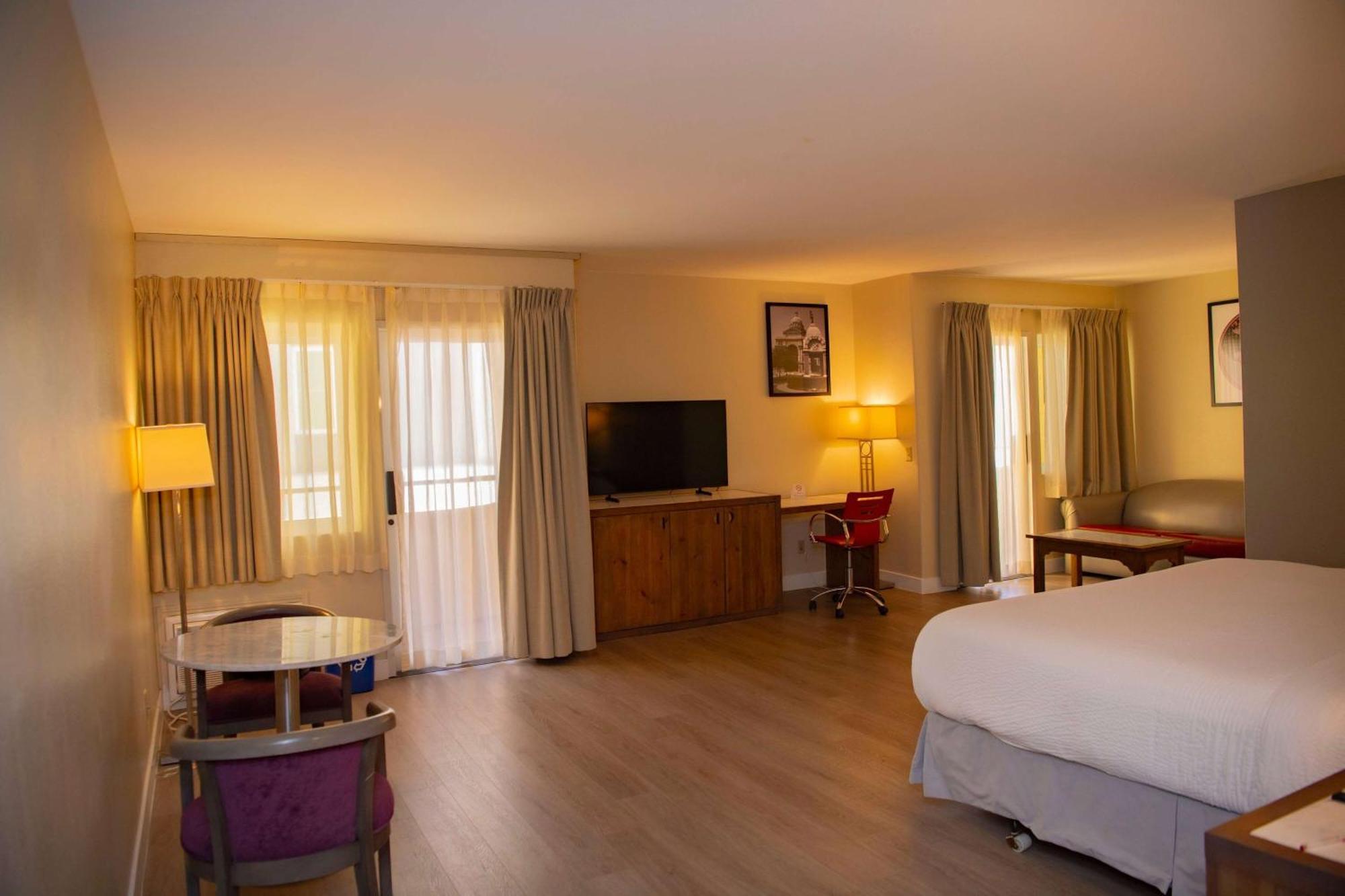 Ramada Plaza By Wyndham Garden Grove/Anaheim South Hotel Kültér fotó
