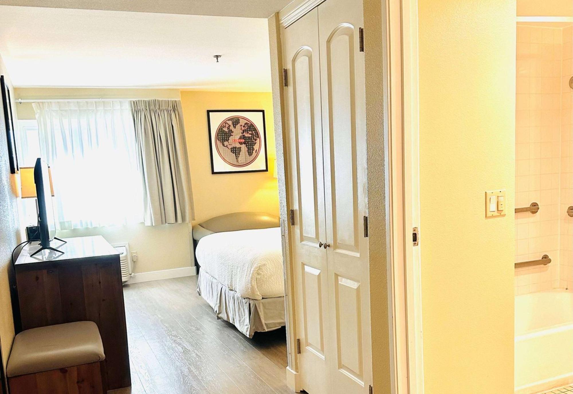 Ramada Plaza By Wyndham Garden Grove/Anaheim South Hotel Kültér fotó